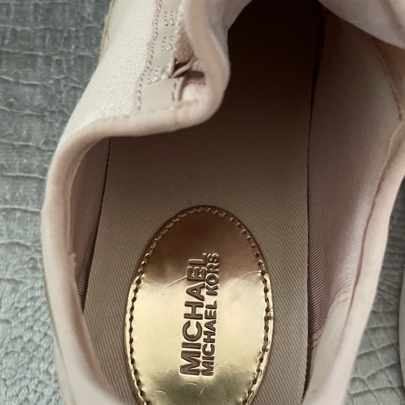 Michael Kors poudre pink sneakers - Picture 5 of 6